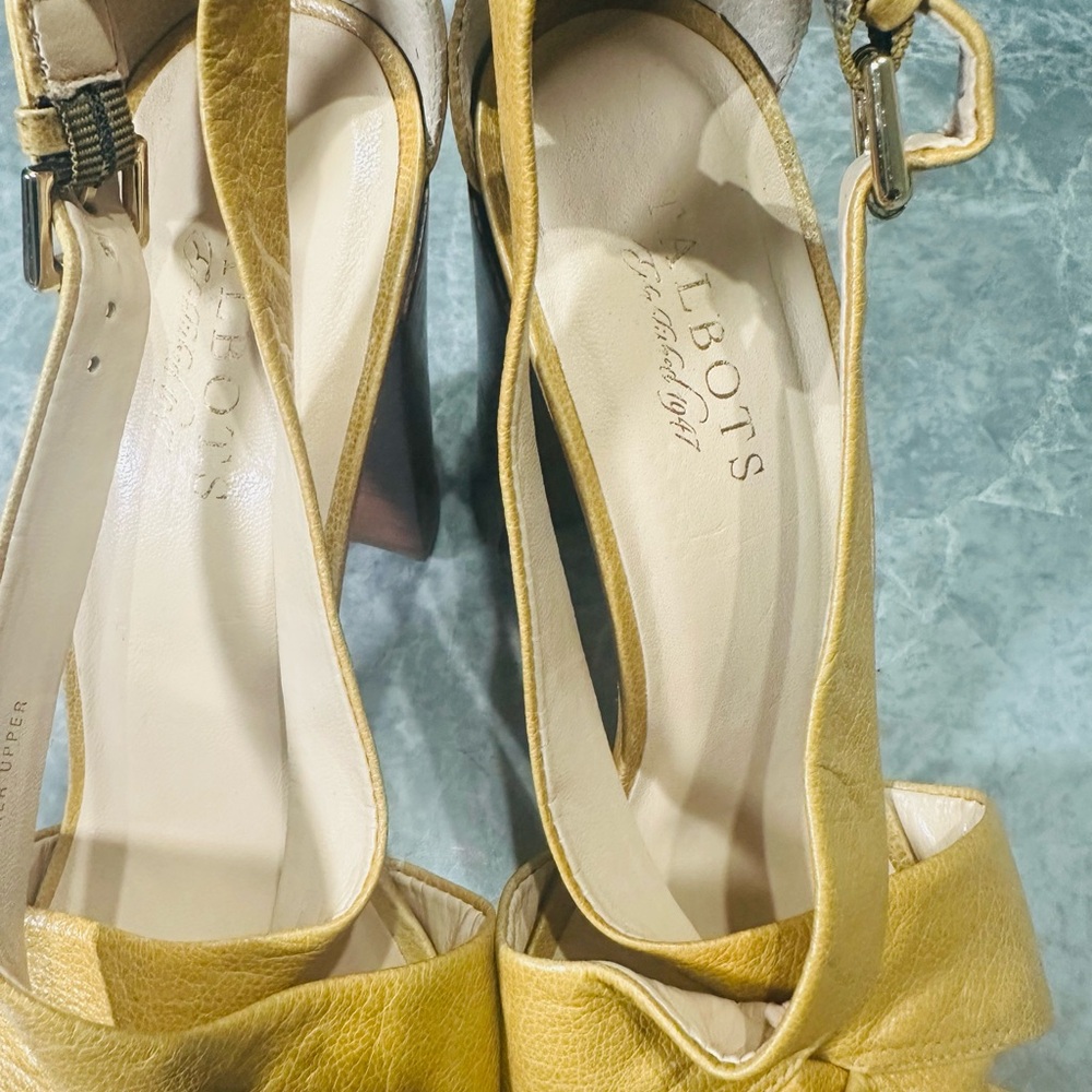 TALBOTS Mustard Yellow Leather Brazilian Chunky Block Heels Women’s SZ 10B - Picture 3 of 7